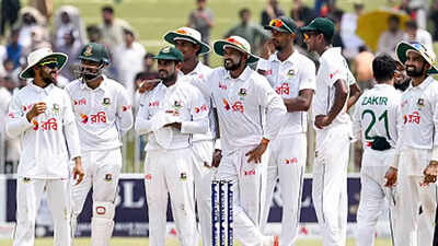 Simmons Calls for Patience as Bangladesh Aim for Chattogram Comeback