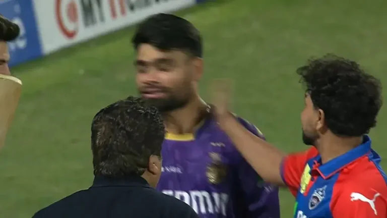 Kuldeep Yadav Slaps Rinku Singh
