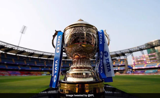 IPL 2025 Playoff Race