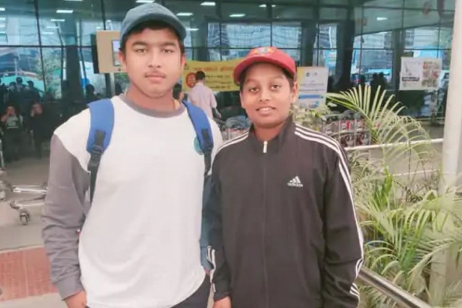 4-year-old cricketer scores 121 runs